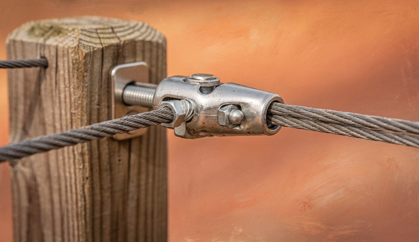 Fil de tension inox : tendre un câble entre poteaux pour clôture ou treille