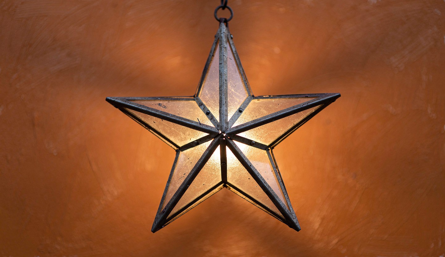 Étoile de noël lumineuse pour extérieur : notre sélection d’idées brillantes